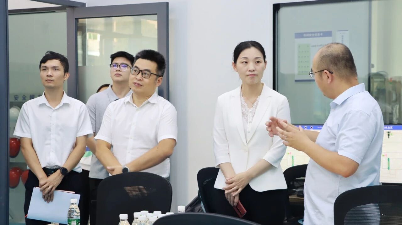 东莞市科技局局长徐昕荣带队赴我院调研中试验证平台建设
